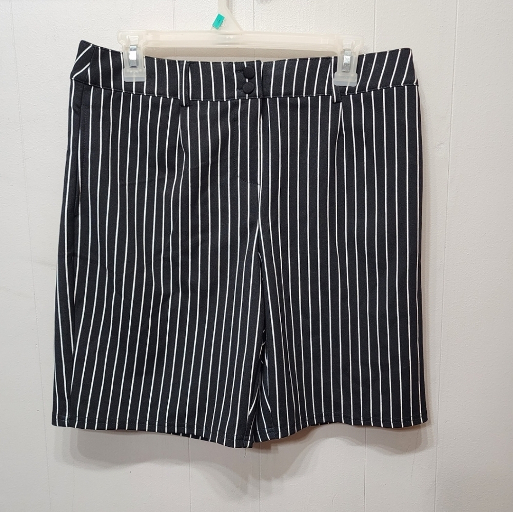 Cato Shorts Medium Black White‎ Striped Casual Comfortable C424